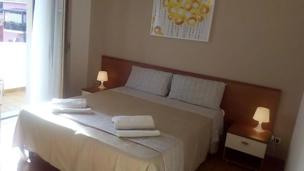 B&B Mimosa Giardini-Naxos 3*,