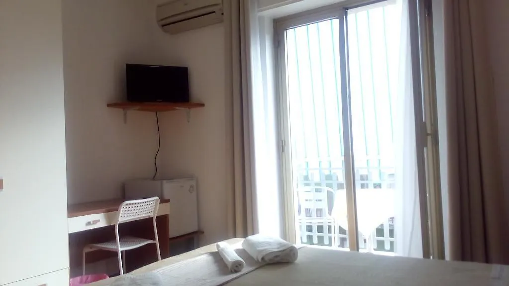 B&B Mimosa Giardini-Naxos Couette-café